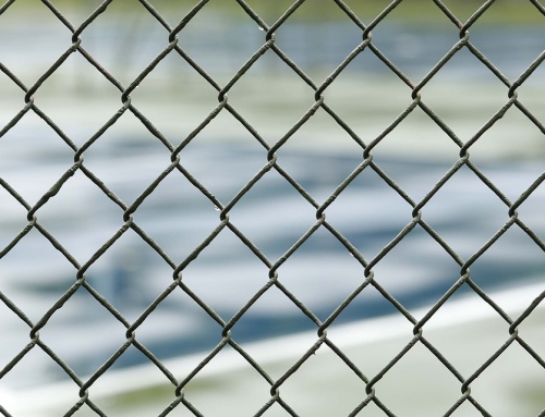 Devo escolher telas de proteção ou fechamento de varanda?